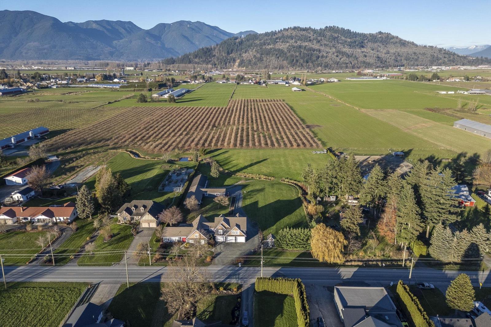 42919 South Sumas Road, Greendale, Chilliwack, British Columbia  V2R 4L7 - Photo 3 - R2950060