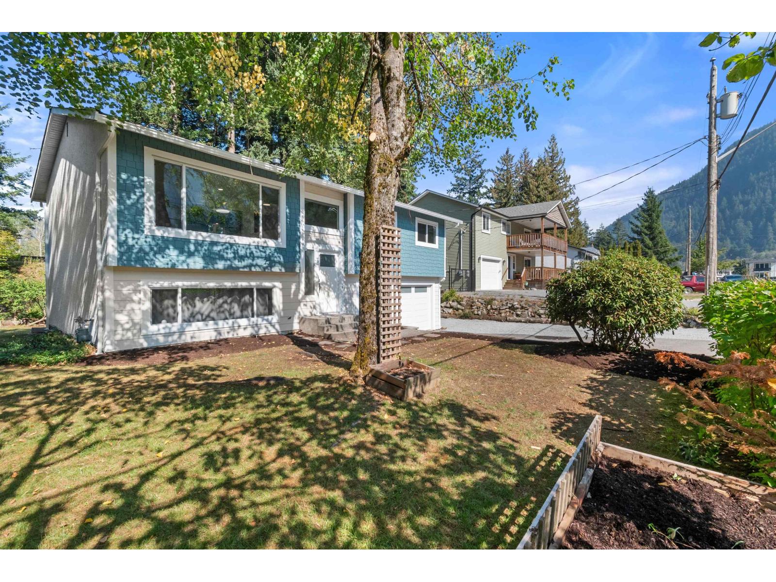 63797 Beech Avenue, Hope, Hope, British Columbia  V0X 1L2 - Photo 2 - R3082749