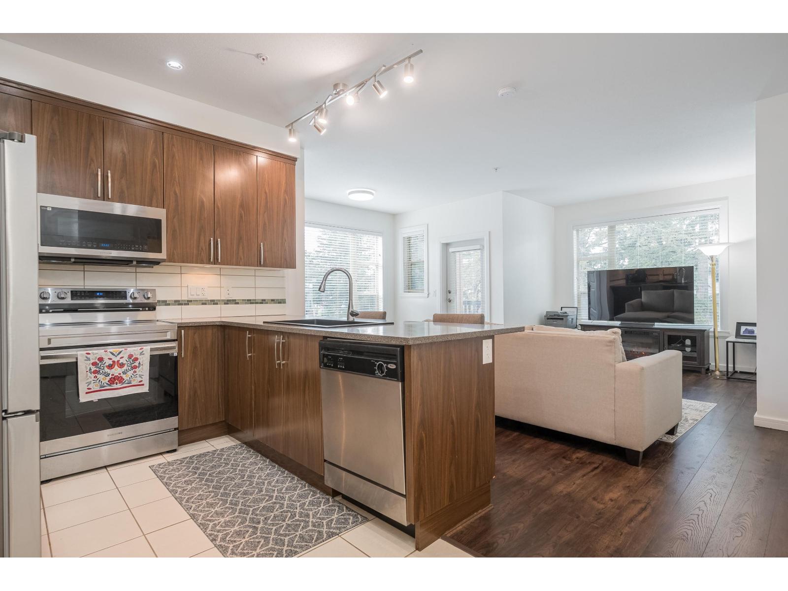 304 45530 Market Way, Garrison Crossing, Chilliwack, British Columbia  V2R 0M5 - Photo 11 - R3104227