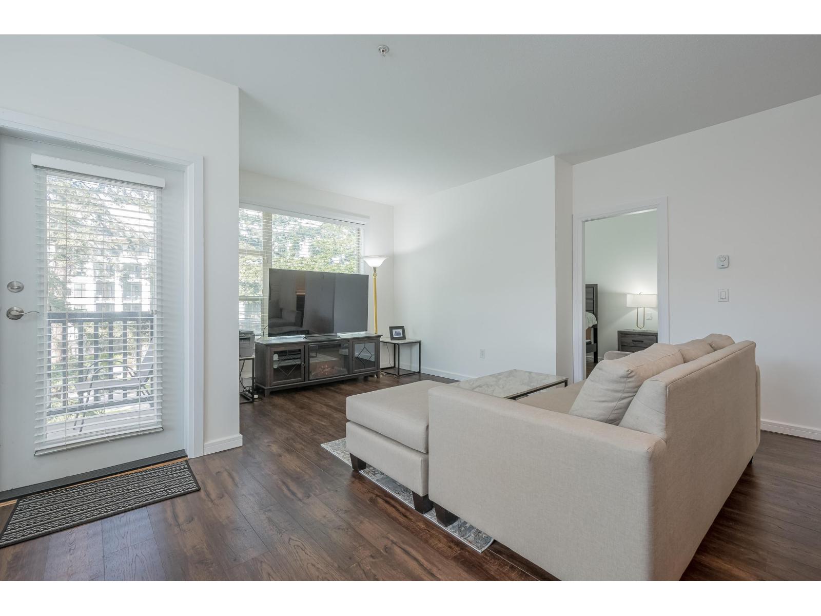 304 45530 Market Way, Garrison Crossing, Chilliwack, British Columbia  V2R 0M5 - Photo 3 - R3104227