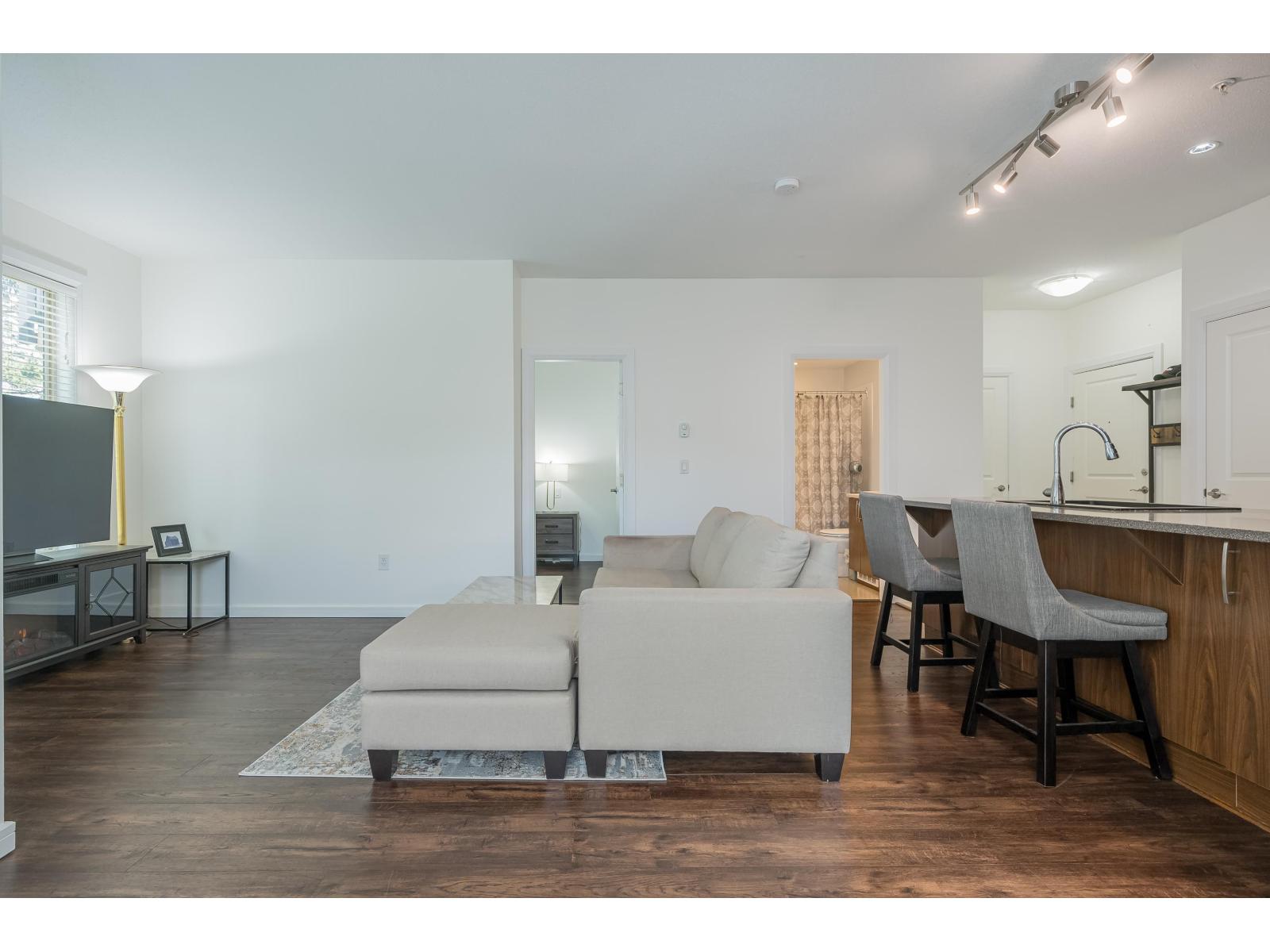 304 45530 Market Way, Garrison Crossing, Chilliwack, British Columbia  V2R 0M5 - Photo 4 - R3104227