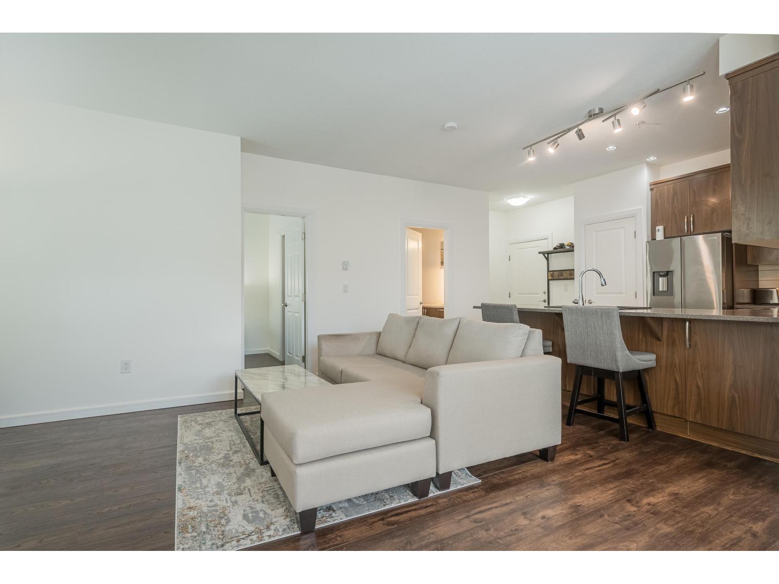 304 45530 Market Way, Garrison Crossing, Chilliwack, British Columbia  V2R 0M5 - Photo 5 - R3104227