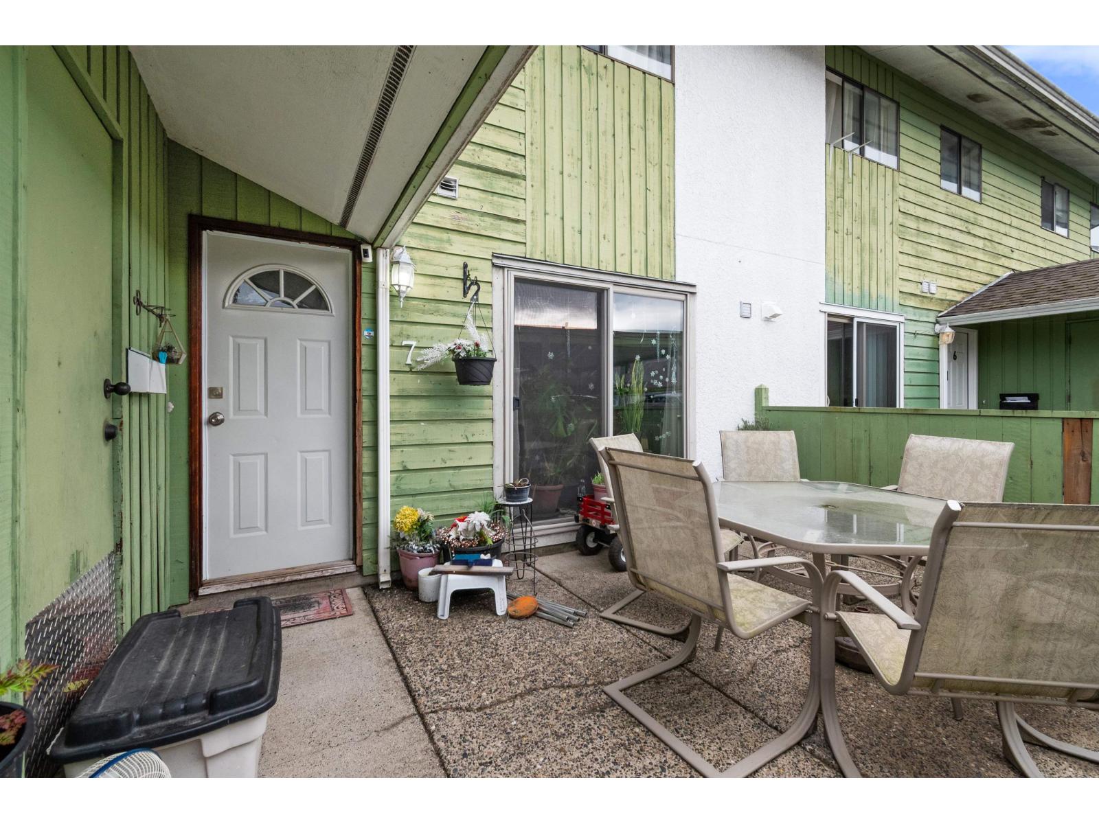 7 9342 Hazel Street, Chilliwack Proper East, Chilliwack, British Columbia  V2P 5N2 - Photo 3 - R3111572
