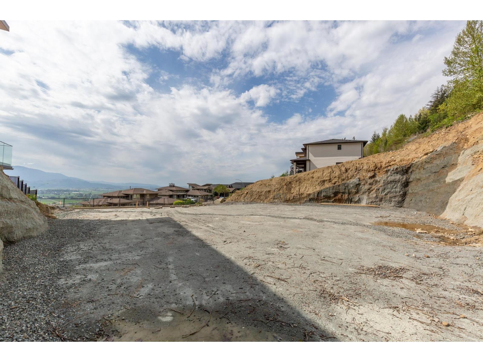 36483 Estevan Court, Abbotsford, British Columbia V3G 0B2 - Photo 5 - R3113375