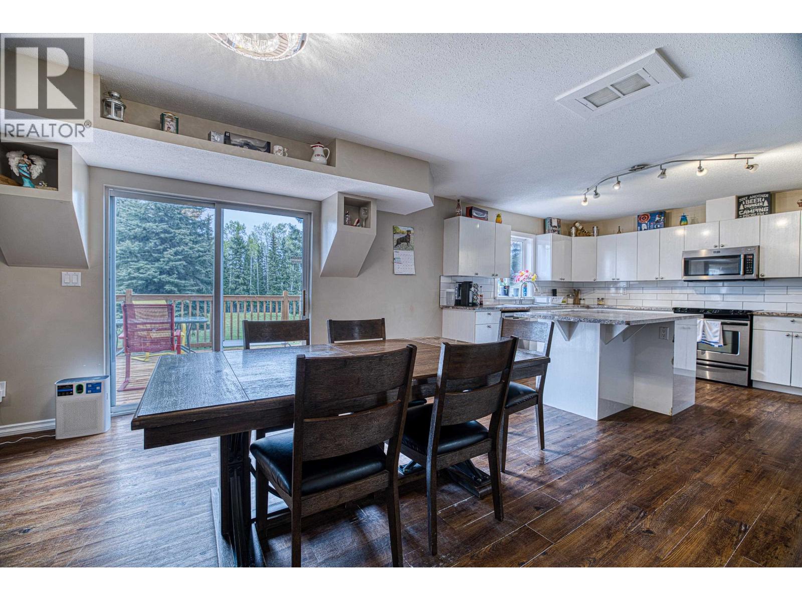 6341 Wolfe Road, 100 Mile House, British Columbia  V0K 2E3 - Photo 11 - R3120934