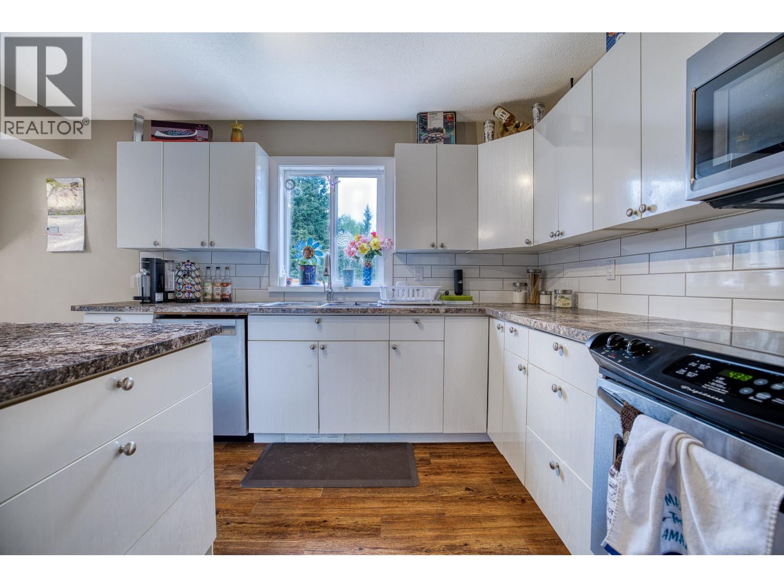 6341 Wolfe Road, 100 Mile House, British Columbia  V0K 2E3 - Photo 12 - R3120934