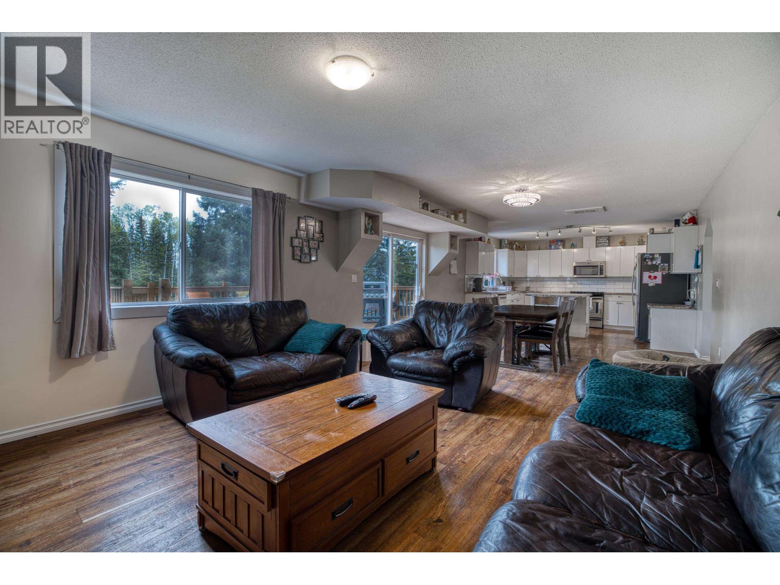 6341 Wolfe Road, 100 Mile House, British Columbia  V0K 2E3 - Photo 13 - R3120934