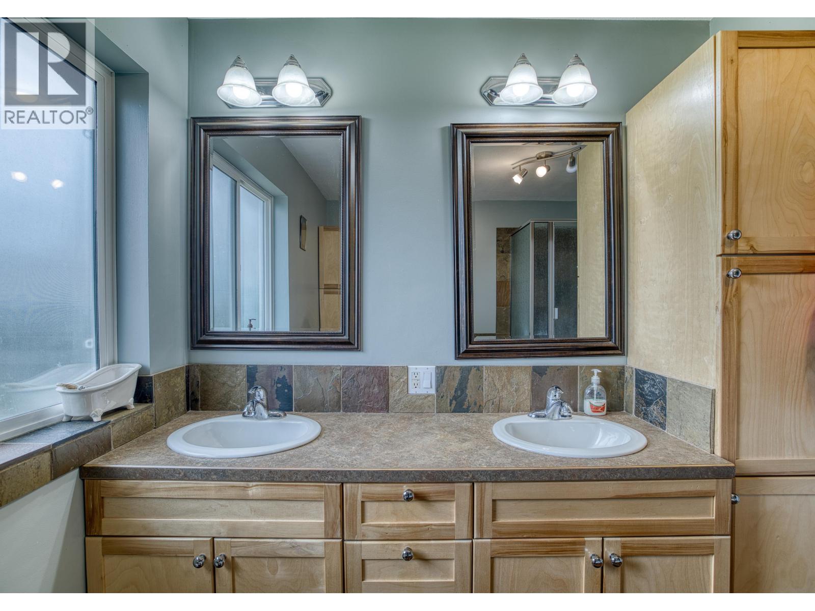 6341 Wolfe Road, 100 Mile House, British Columbia  V0K 2E3 - Photo 16 - R3120934