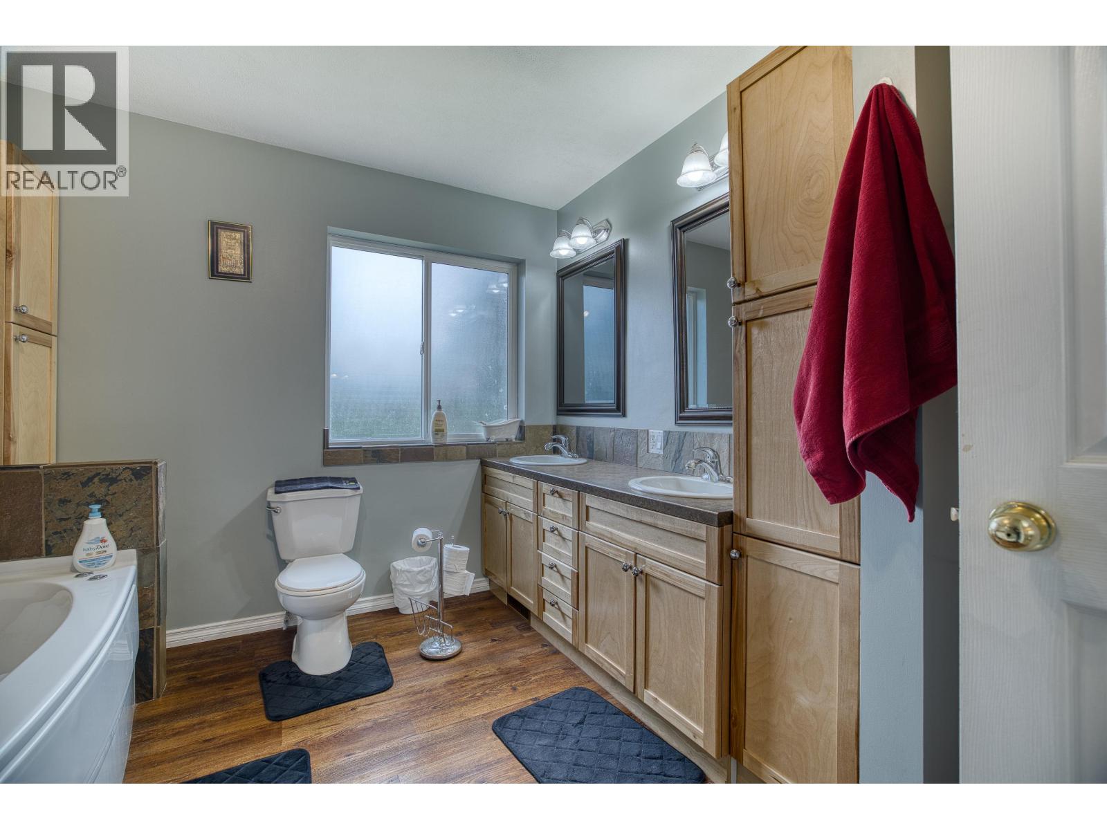6341 Wolfe Road, 100 Mile House, British Columbia  V0K 2E3 - Photo 18 - R3120934