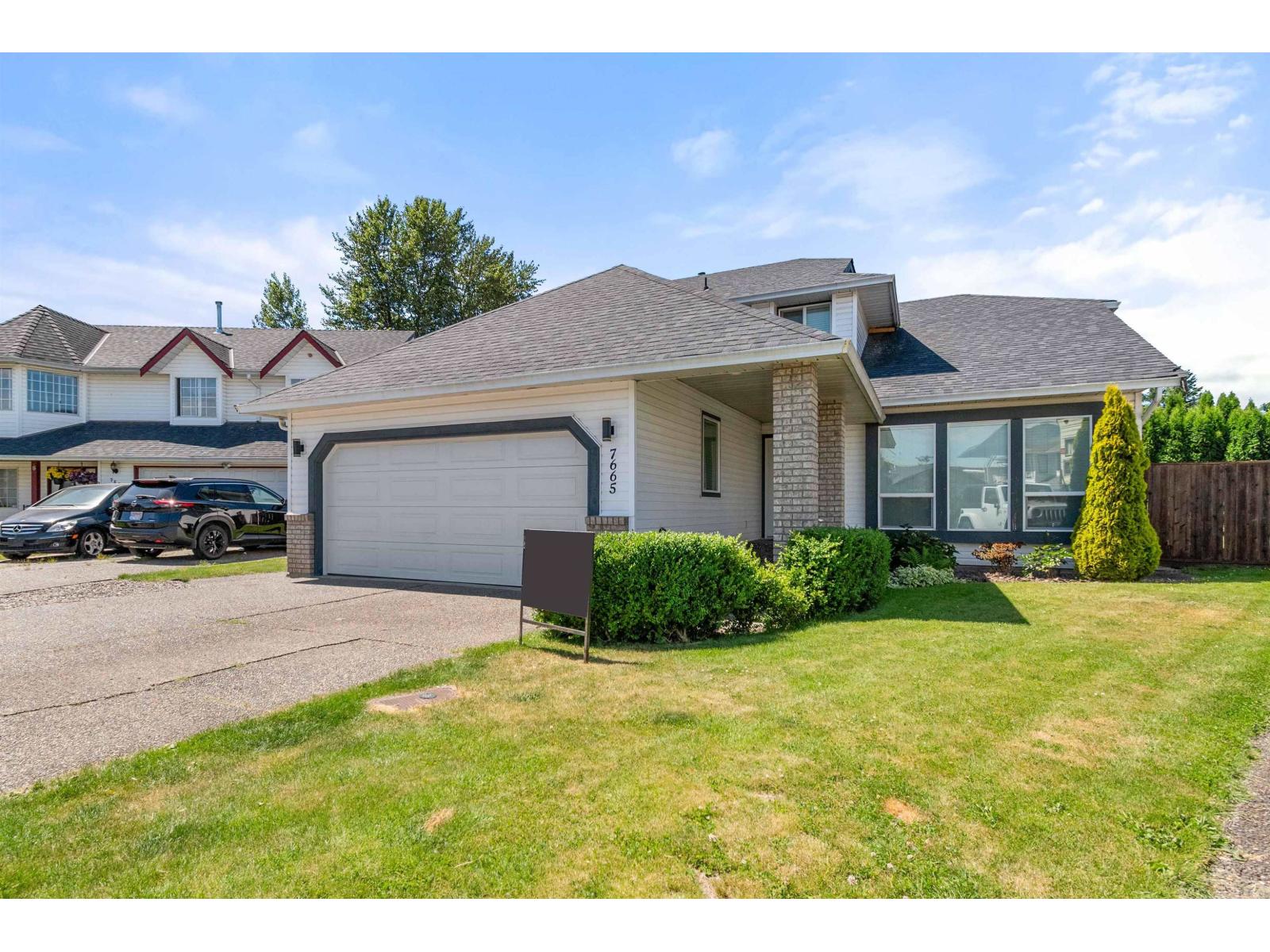 7665 Sapphire Drive, Sardis West Vedder, Chilliwack, British Columbia  V2R 3A7 - Photo 3 - R3130555