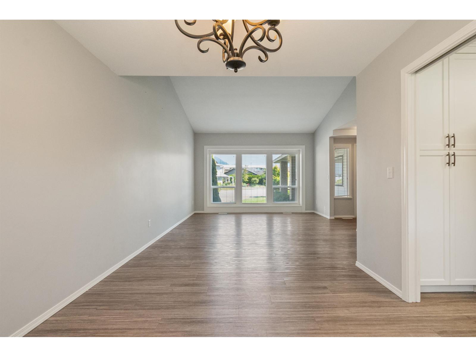 7665 Sapphire Drive, Sardis West Vedder, Chilliwack, British Columbia  V2R 3A7 - Photo 7 - R3130555