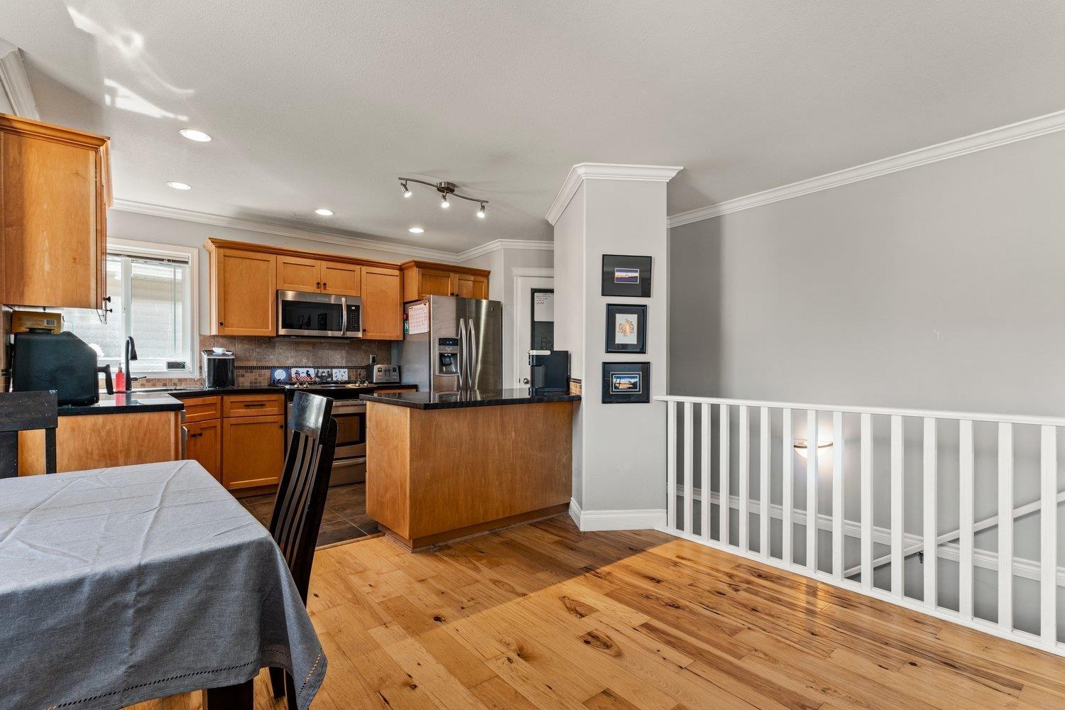46017 Sherwood Drive, Promontory, Chilliwack, British Columbia  V2R 5R2 - Photo 11 - R3138941