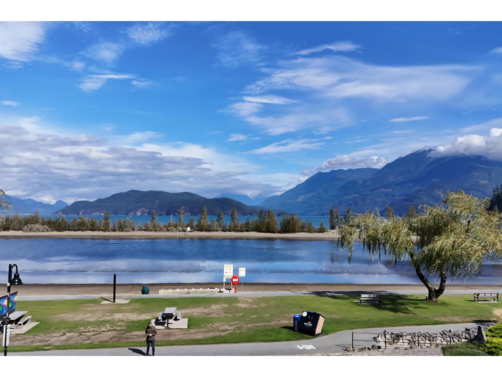 320 378 Esplanade Avenue, Harrison Hot Springs, Harrison Hot Springs, British Columbia  V0M 1A3 - Photo 2 - R3139175