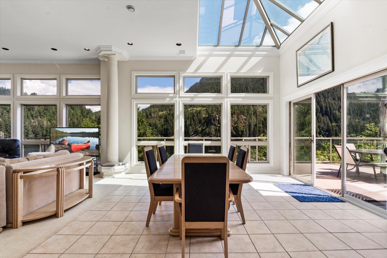 21313 Lakeview Crescent, Kawkawa Lake, Hope, British Columbia  V0X 1L1 - Photo 12 - R3141112