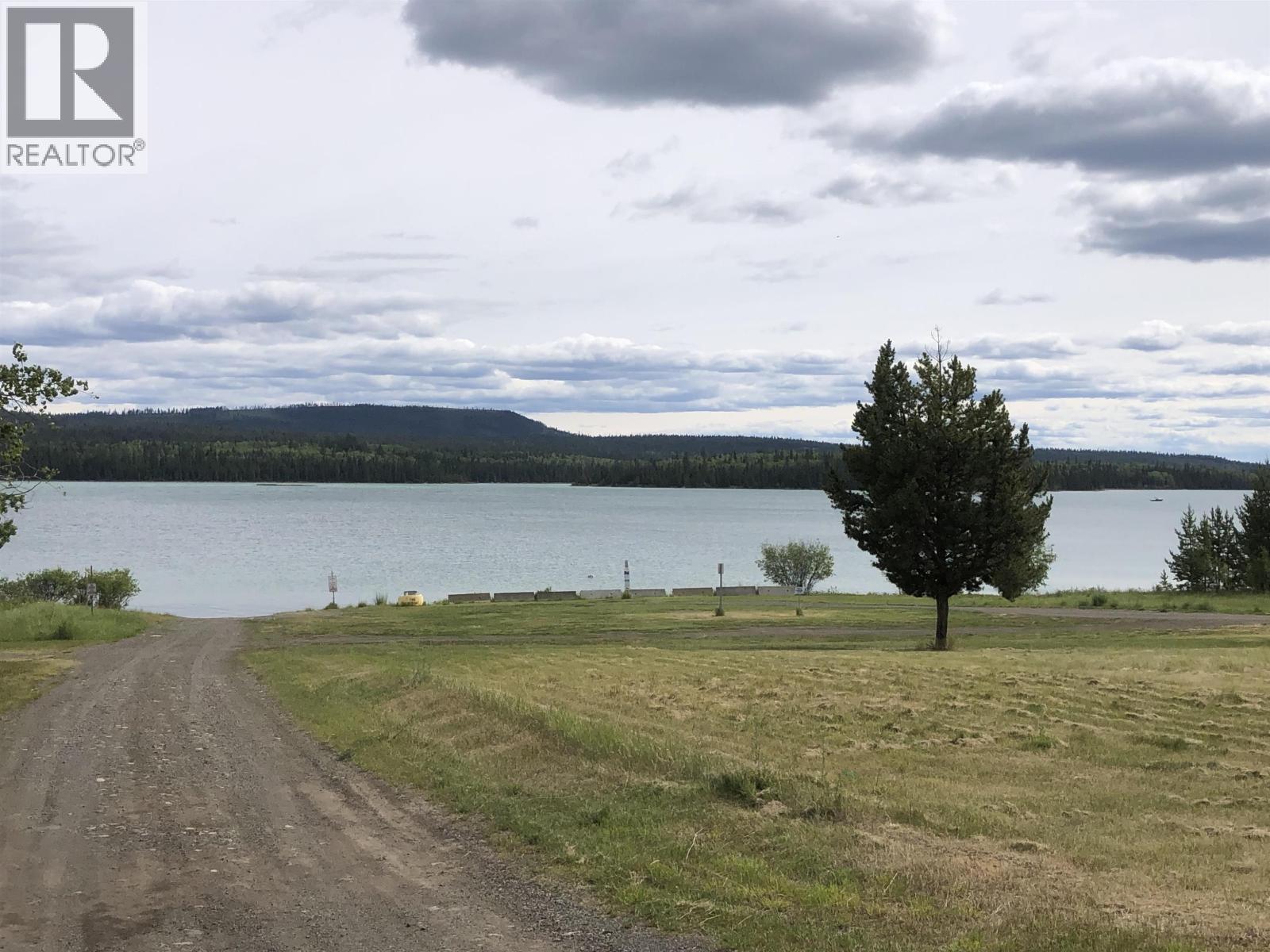 6287 N Green Lake Road, 70 Mile House, British Columbia  V0K 2K1 - Photo 2 - R3141126