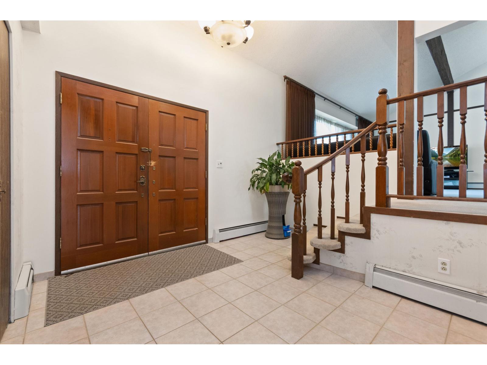 46194 Greenwood Drive, Sardis East Vedder, Chilliwack, British Columbia  V2R 4C8 - Photo 4 - R3154871