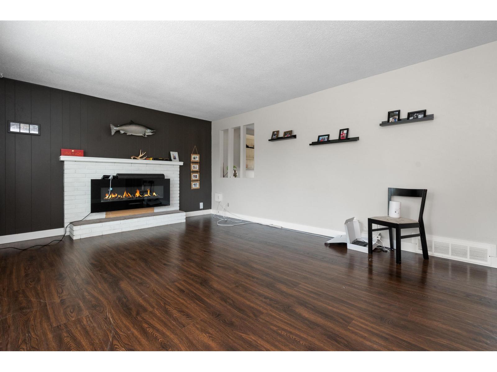 6890 Centennial Drive, Sardis East Vedder, Chilliwack, British Columbia V2R 1J7 - Photo 7 - R3156425