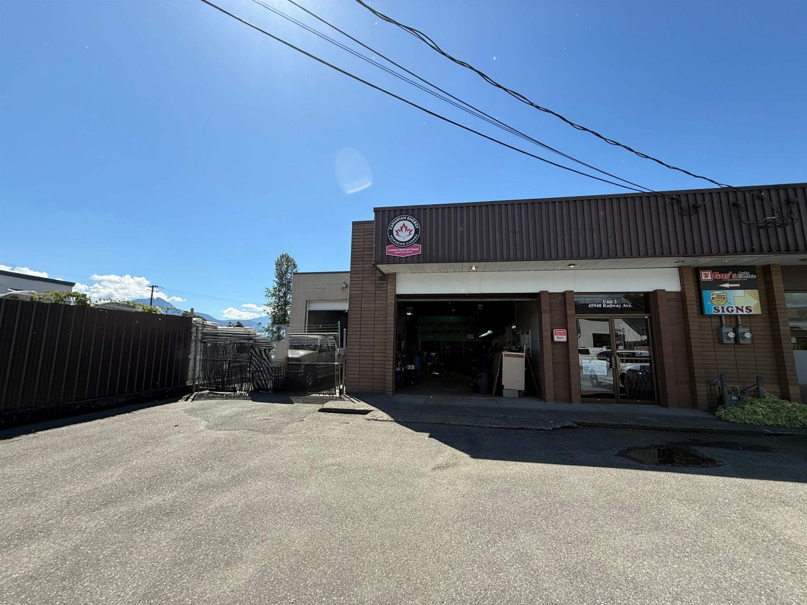 2 45940 Railway Avenue, Chilliwack Downtown, Chilliwack, British Columbia V2P 1L3 - Photo 1 - C8082037